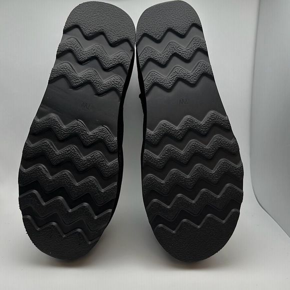 CUSHIONAIRE Women's Genuine Suede pull on platform boot +Memory Foam 7W BLACK - Picture 5 of 7